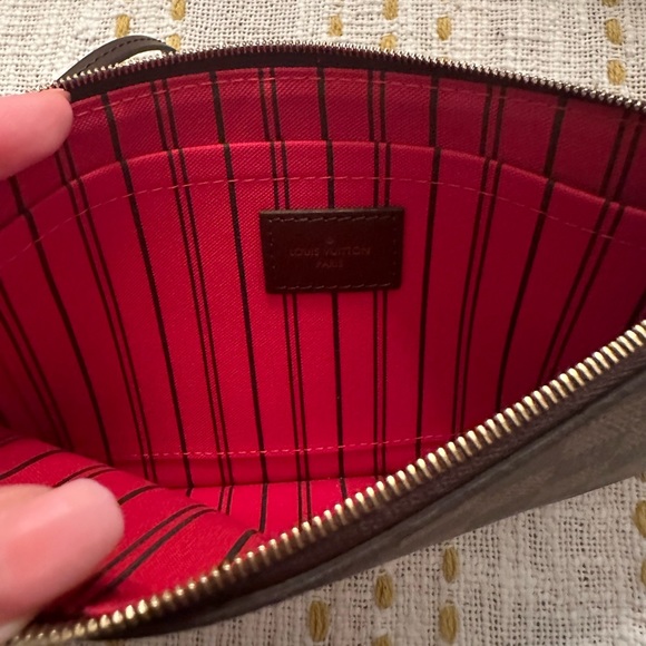 SOLD Louis Vuitton Neverfull MM - Picture 9 of 11